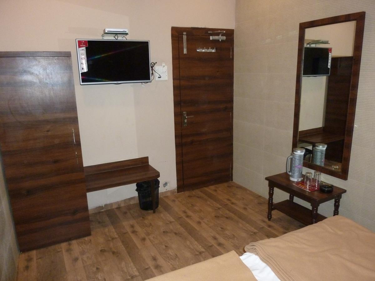 Hotel Regal Palace Bombay Extérieur photo